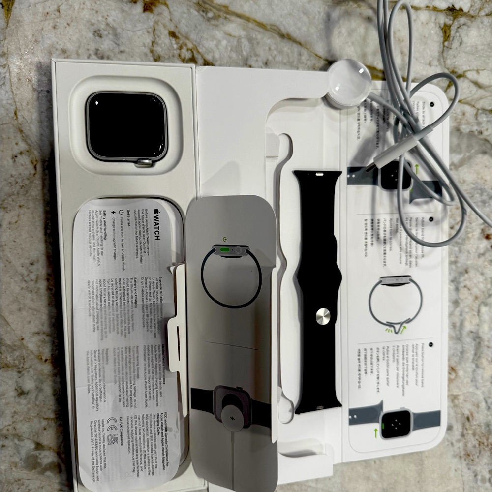 Apple Watch SE GEN 2 40mm Brand New